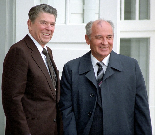 Ronald Reagan i Michaił Gorbaczow / Wikimedia Commons/Ronald Reagan Library