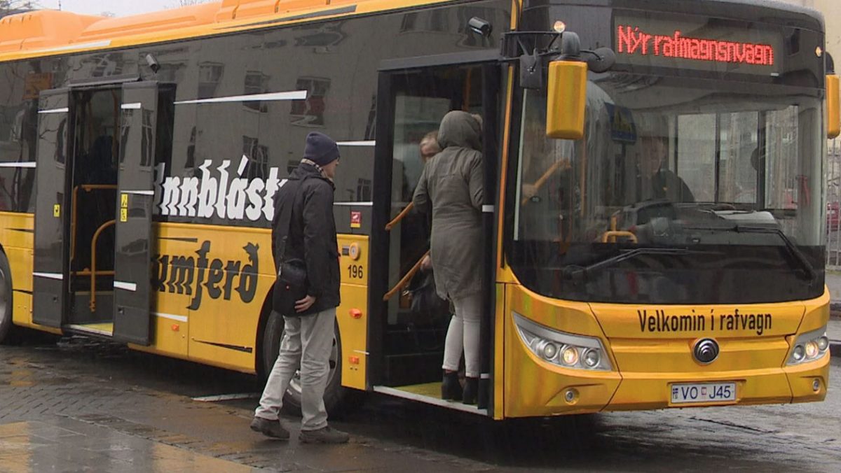 Strætó akan menghukum penumpang tanpa tiket