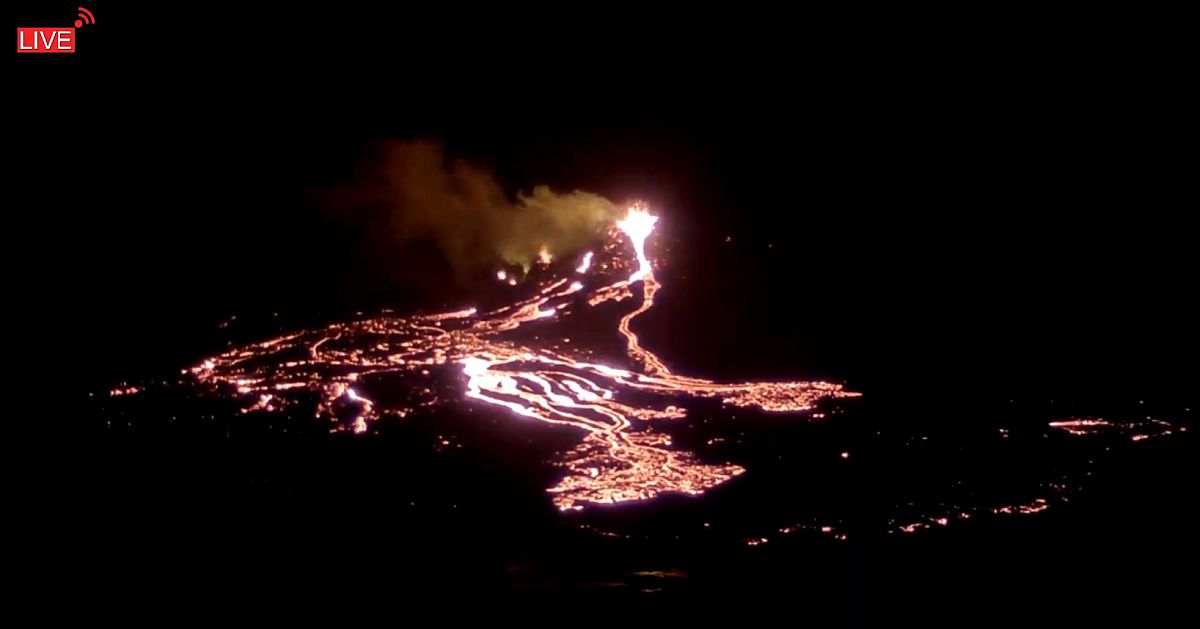 How to safely see the eruption site
