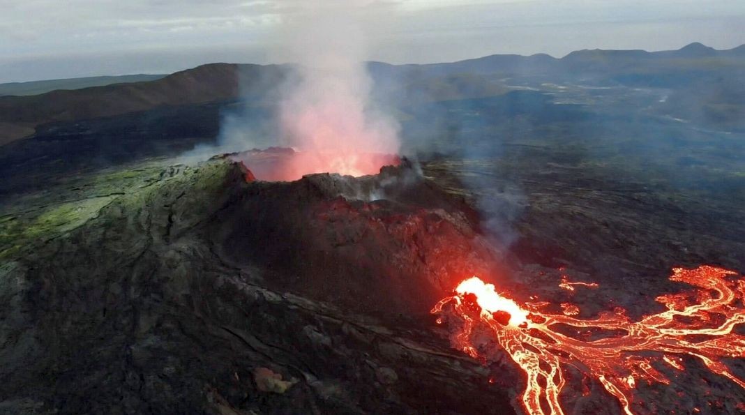 Eruption at Fagradalsfjall – eight times an hour