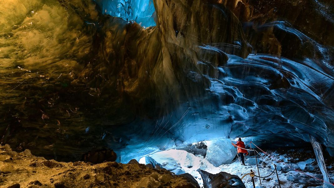 A huge ice cave has been discovered in Iceland
