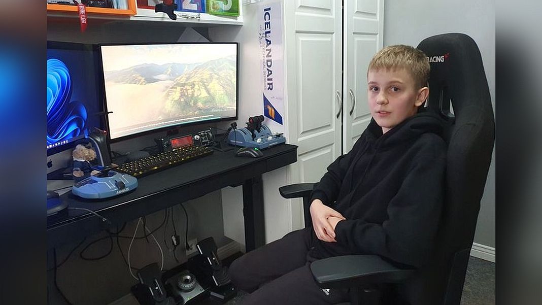 Thirteen-year-old Kacper realizes his dream of being a pilot