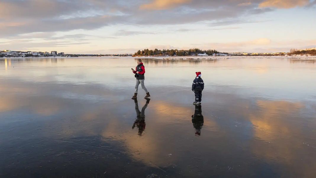 Children rescued from Lake Elliðavatn
