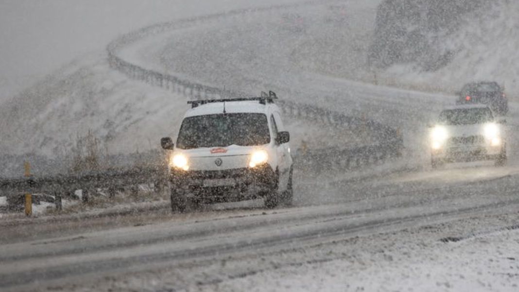 Wetterwarnungen und Rückkehr des Winters an vielen Orten in Island