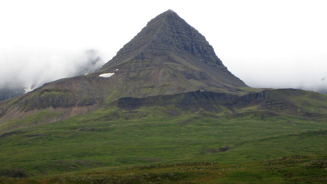 Достъпът до планината Skessuhorn няма да бъде ограничен въпреки продажбата му