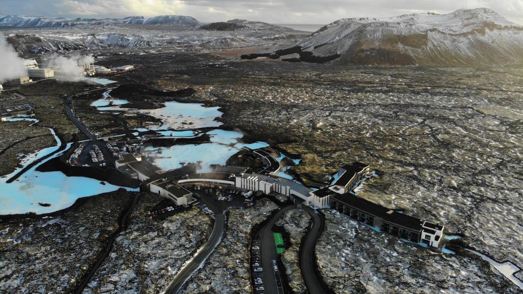 The lava could reach the Blue Lagoon in three minutes