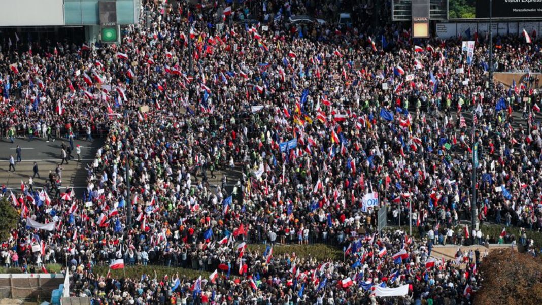 Eine Million Menschen im Zentrum von Warschau